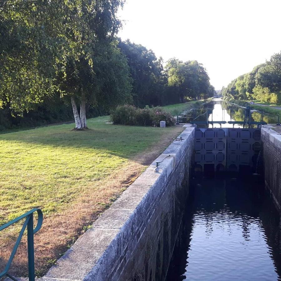 Central Brittany B And B Rohan Bagian luar foto